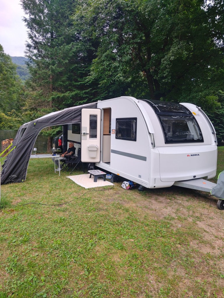 Adora 613 UT ute på resa i Storbritanien