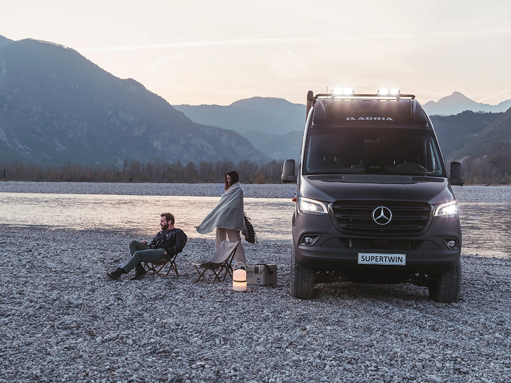 Adria Supertwin byggd på Mercedes Benz Sprinter