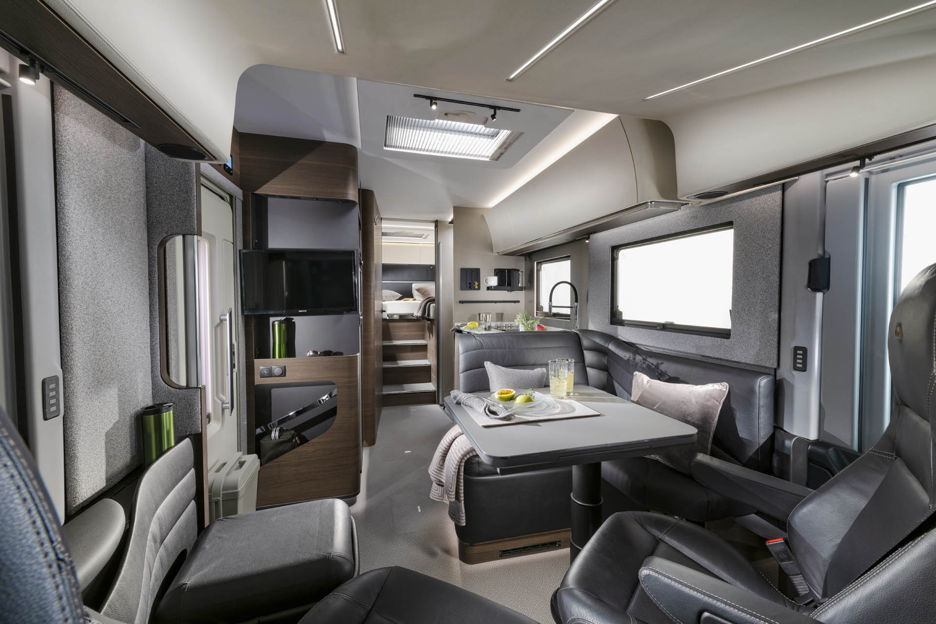 L'Adria Supersonic dispose d'un intérieur spacieux et ouvert