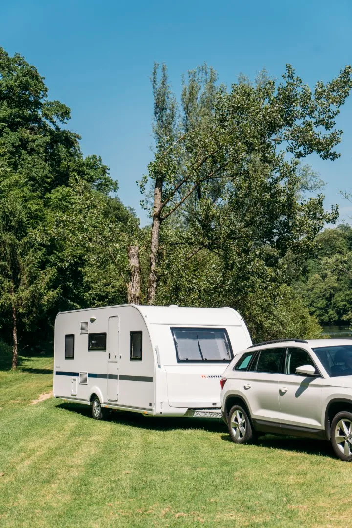 Praktisk og enkelt liv på veien med Adria Altea campingvogn.
