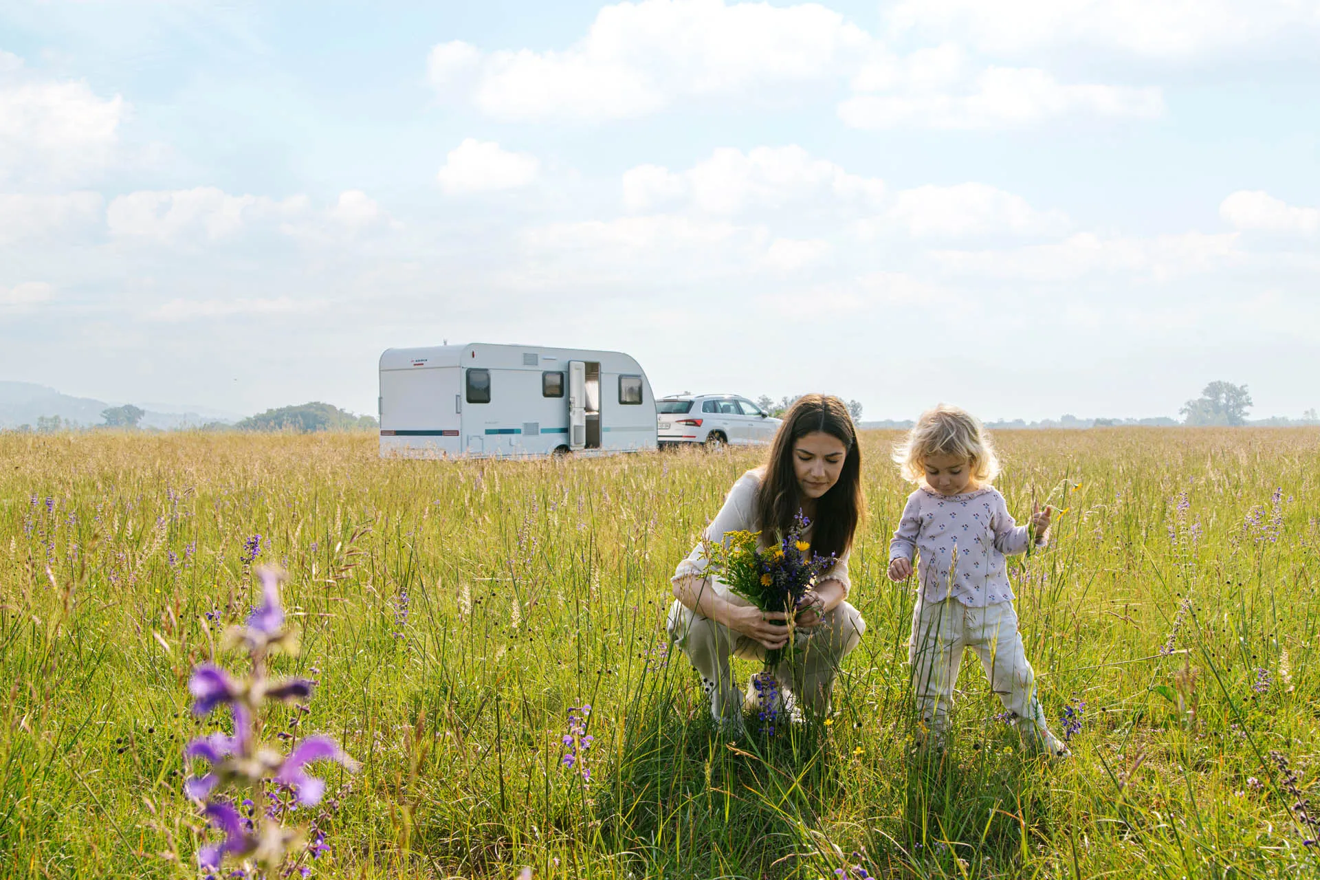 Familieferie med Adria Aviva campingvogn.