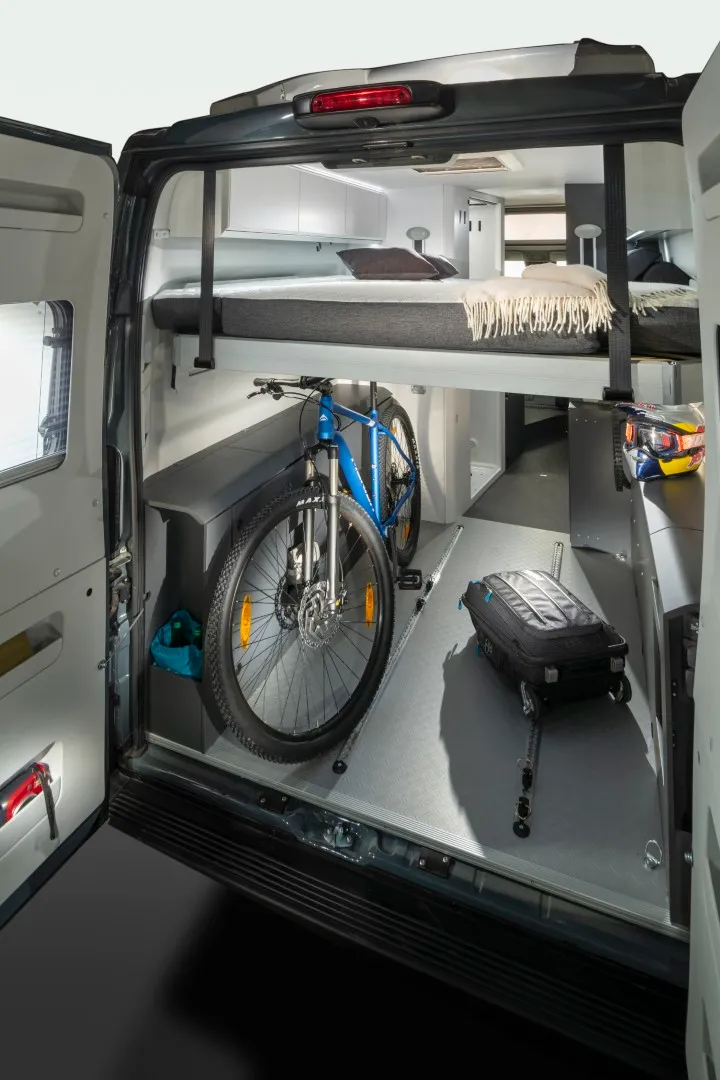 Smart oppbevaring av sykkel i Adria Twin